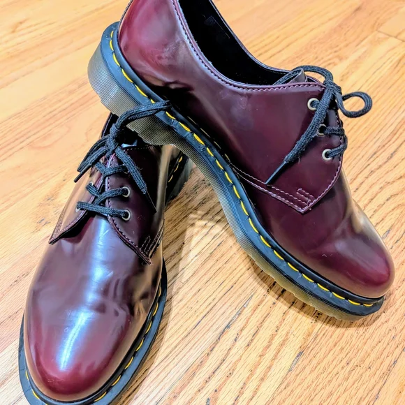 Dr. Martens Men's Burgundy Leather Shoes - Picture 1 of 5